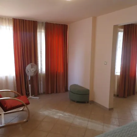 Pomorie Apartment דירה
