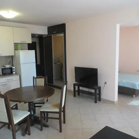 דירה Pomorie Apartment פומורי