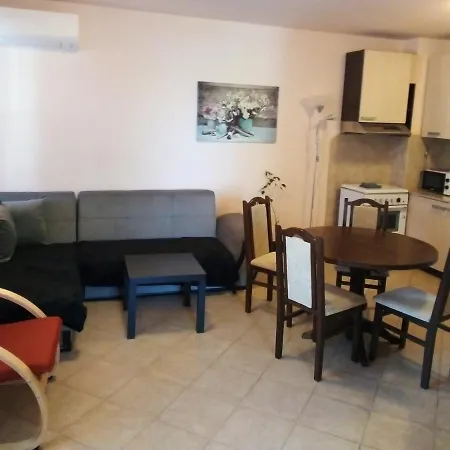Pomorie Apartment * פומורי