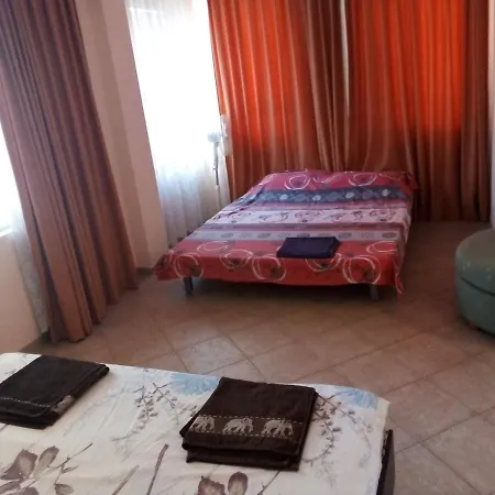 Pomorie Apartment דירה פומורי