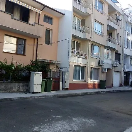 Pomorie Apartment דירה